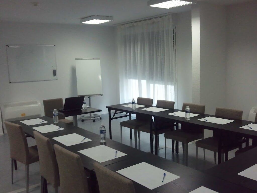 Alezan & Aparthotel 3*